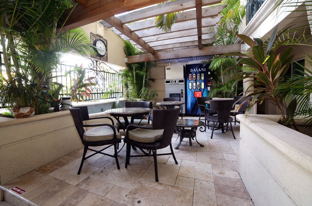 The Sea Lord Hotel & Suites (Adults Only) Lauderdale-by-the-Sea Buitenkant foto